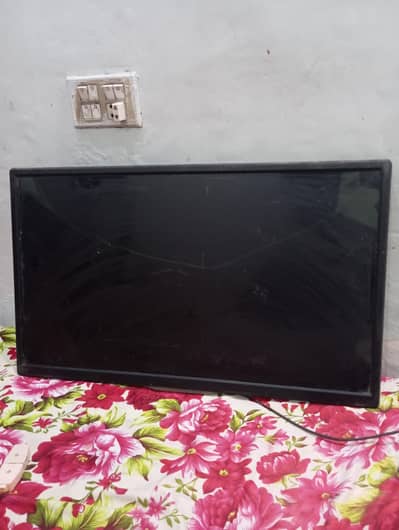 orient 32" led screen damage