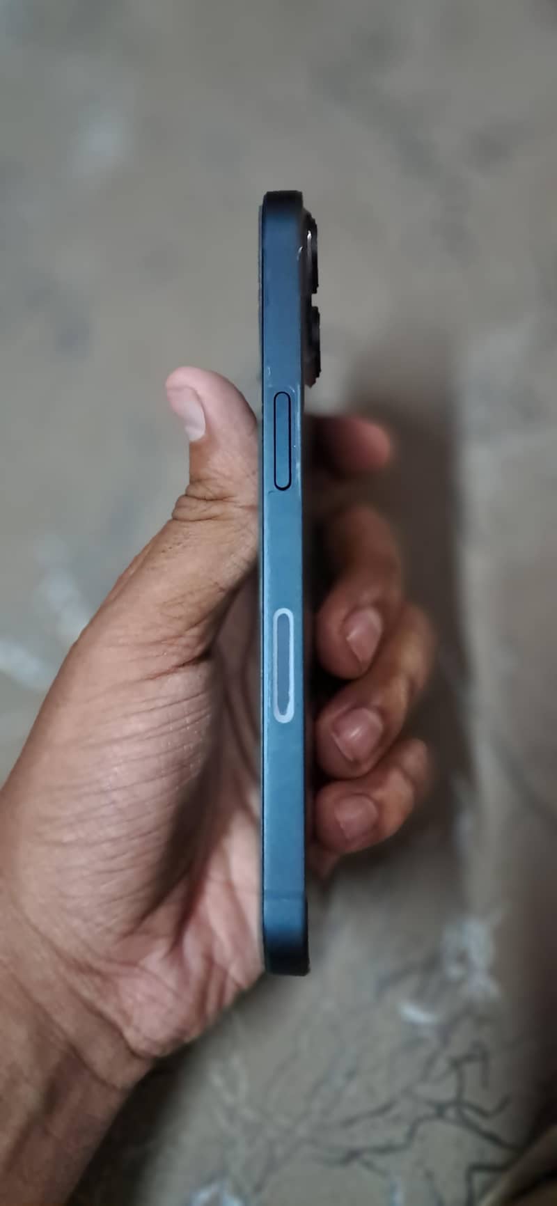 Apple iPhone 13 2