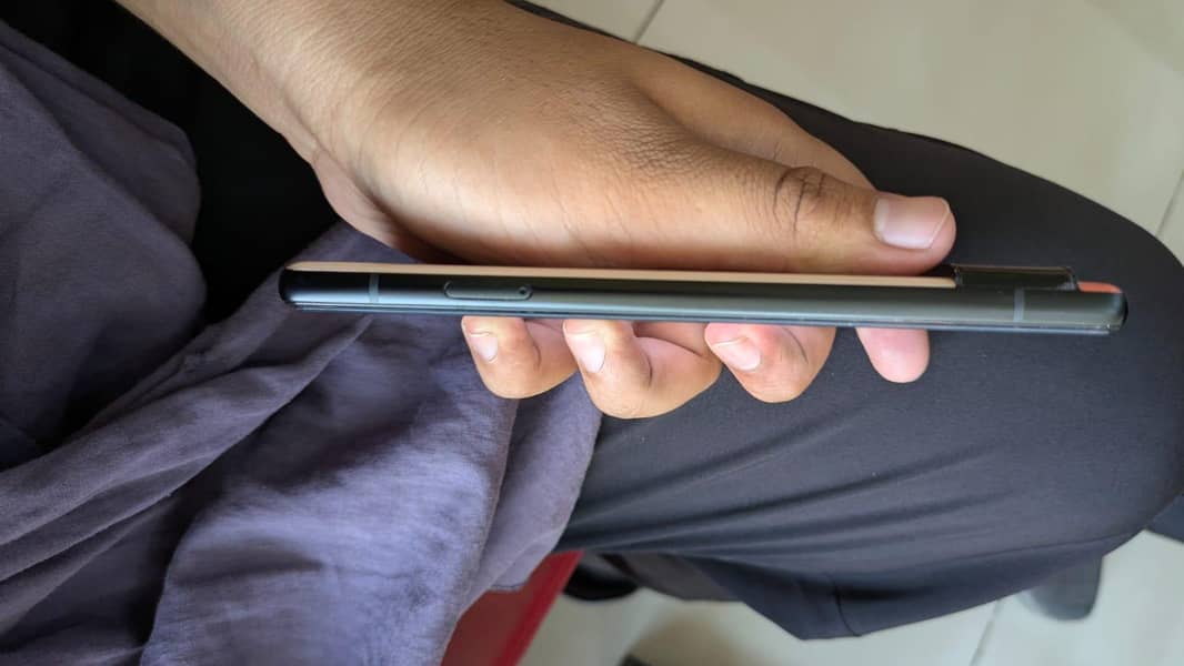 Google Pixel 6 4