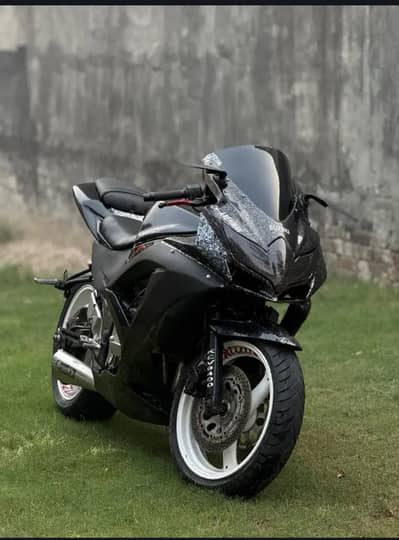 suzuki GSXR600 bodylifted to 2008