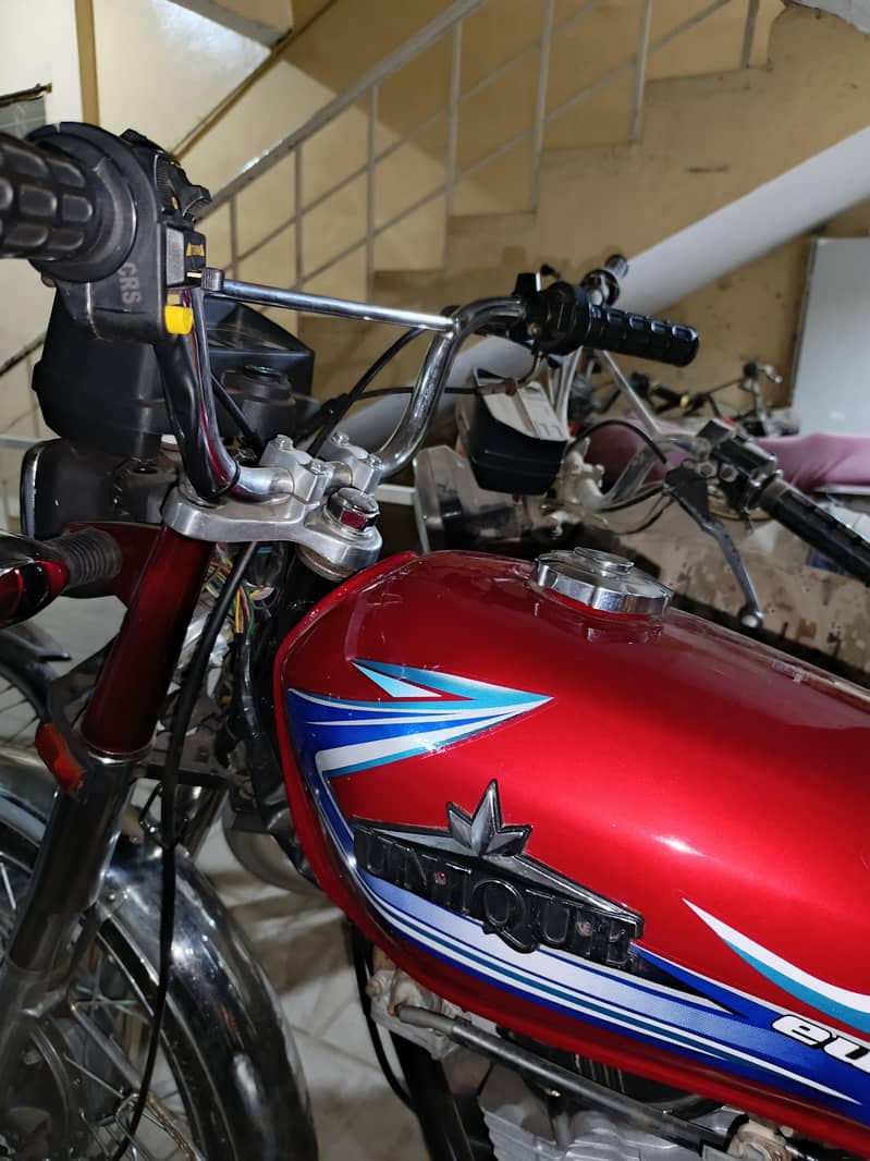 UNIQUE 125 0