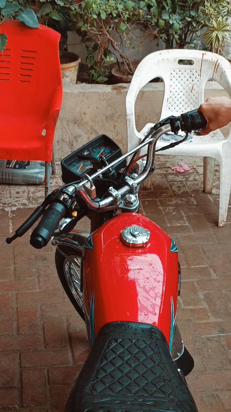 UNIQUE 125 6