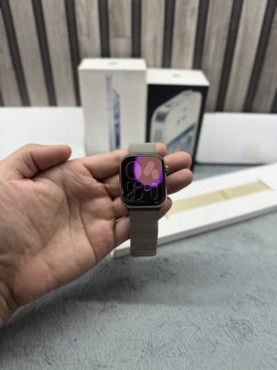 Series 7 | 45mm | Gold Stainless Steel | 97% Health | Apple Watch