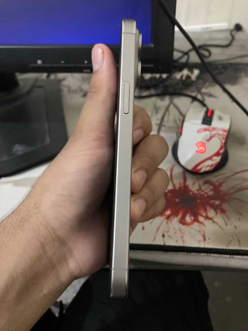 Apple iPhone 15 Pro Max 0