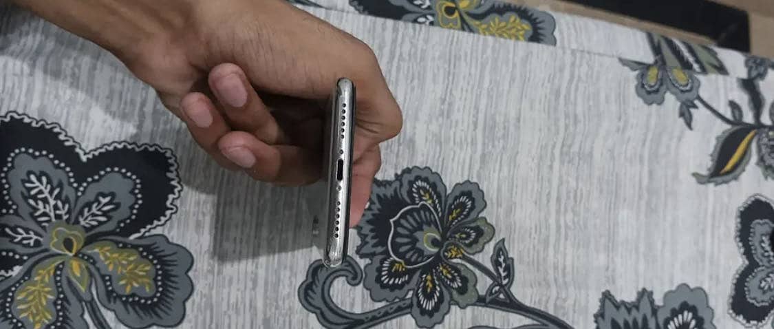 iPhone X 6