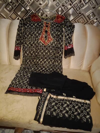 medium size fancy dress just 1 time used only serious person contact