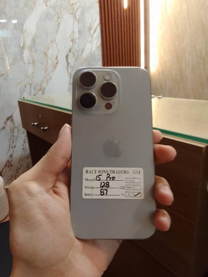 Apple iPhone 15 Pro 0