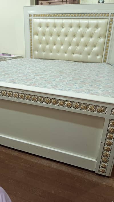 bad 2 table or dressing table mettrss