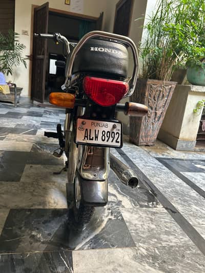 HONDA CD 70 (2023)