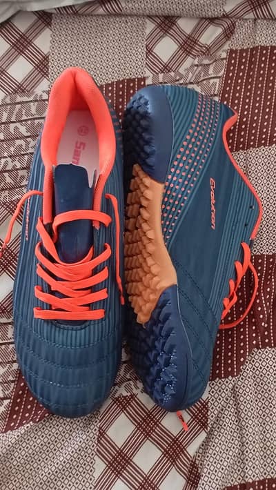 Football shoes