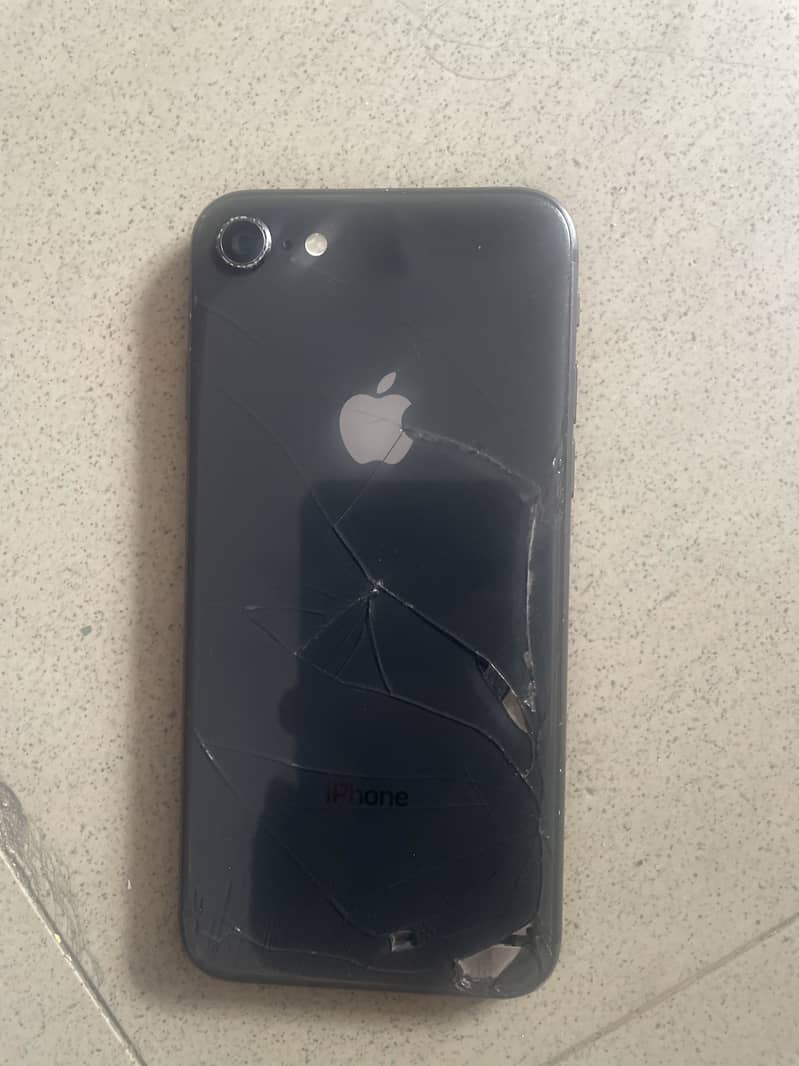 Apple iPhone 8 3