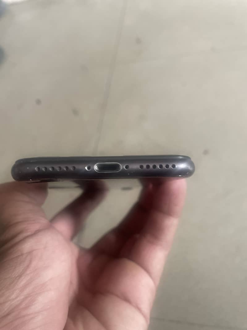 Apple iPhone 8 6