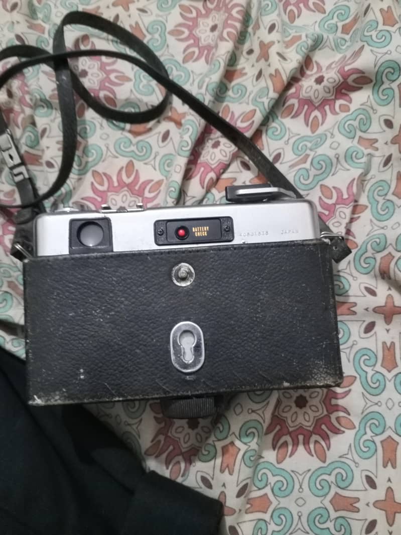 antique camera 1