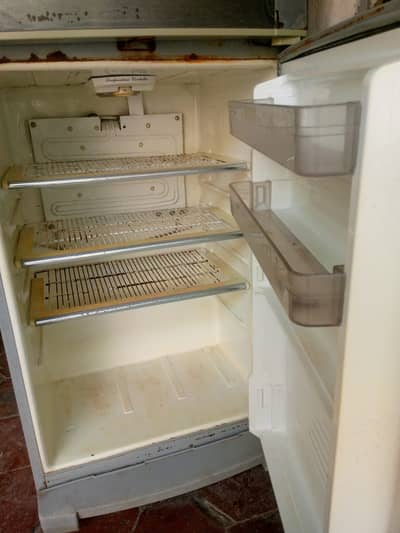 Dawlance 9170 WBM Double Door Fridge | Strong Cooling | Medium Size