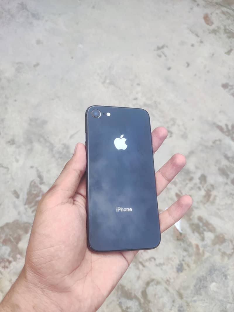 Apple iPhone 8 4