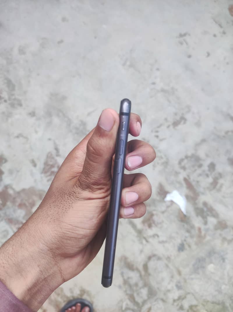 Apple iPhone 8 5