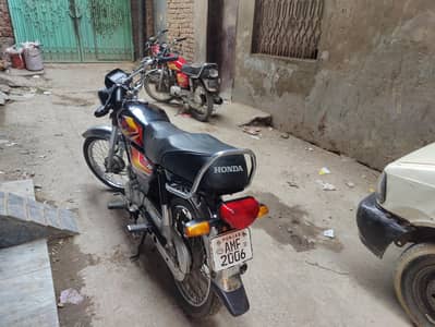 Honda CD 70 2022 black
