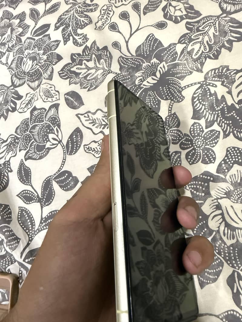 Google Pixel 7 4