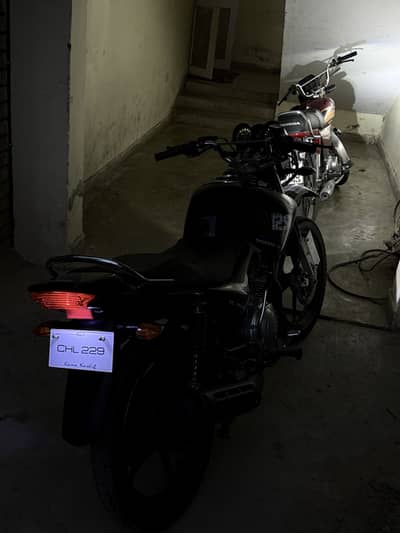 Yamaha YBR125G (2023)