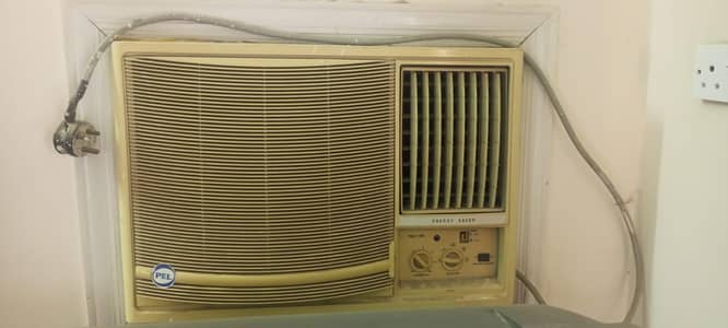 2 Pel Window AC for sale