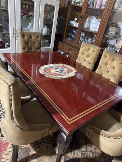 6 Seat dining table best condition