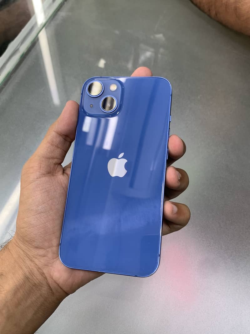 Apple iPhone 13 0