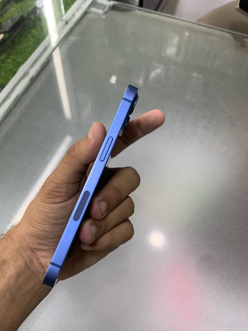 Apple iPhone 13 3