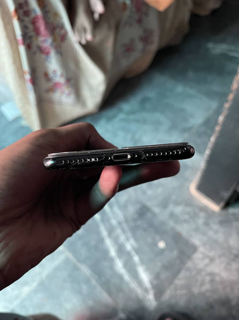 Apple iPhone 7 Plus 2