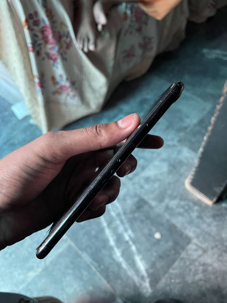 Apple iPhone 7 Plus 3