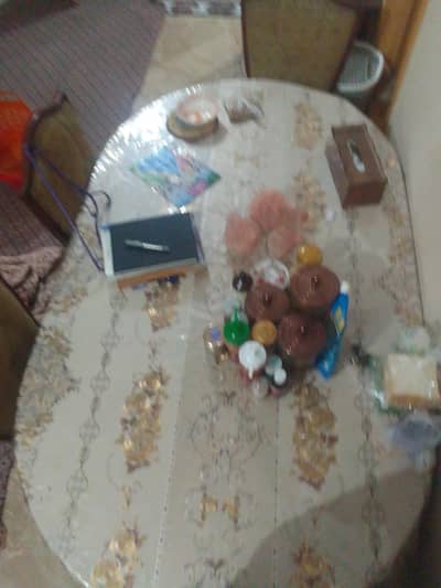 8 seater Dining table with 6 chairs with with good qualy cushion