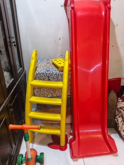 Long slide strong red & yellow and for 1 to 7 years age