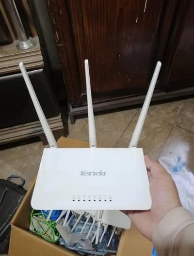 Tenda f3 wifi router