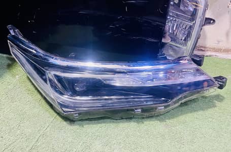 Corolla grande headlight