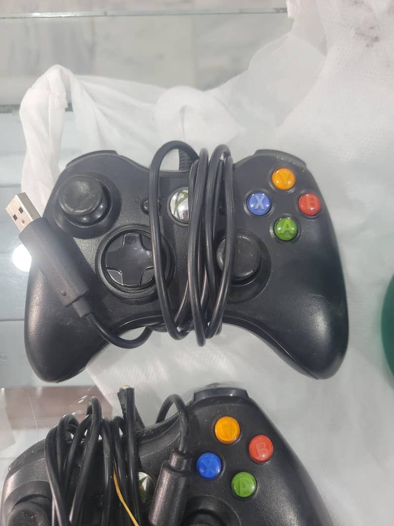 Xbox 360 controller 1