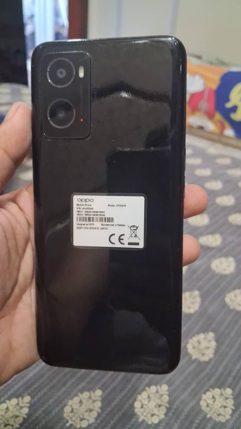 OPPO A76 1