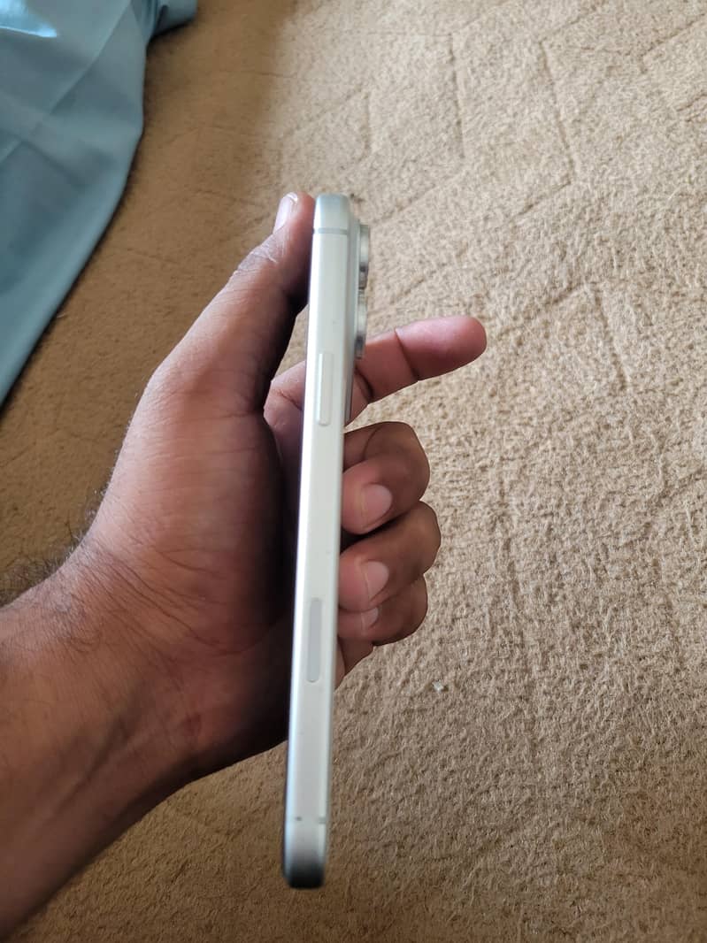 Apple iPhone 17 Pro Max 4