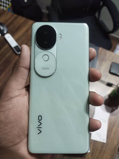 Vivo V40e – Like New (Only 2 Months Used)