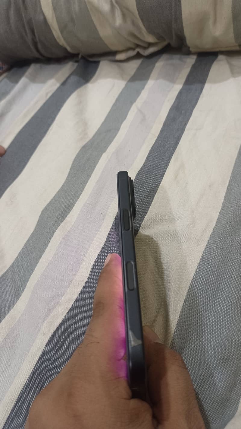 iPhone 16 1