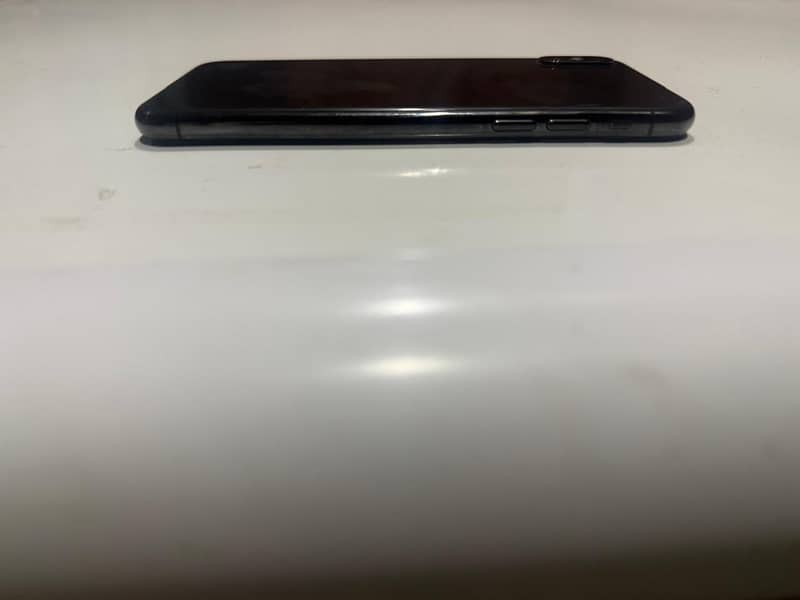 Apple iPhone X 3