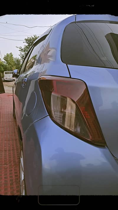 Toyota Vitz 2011