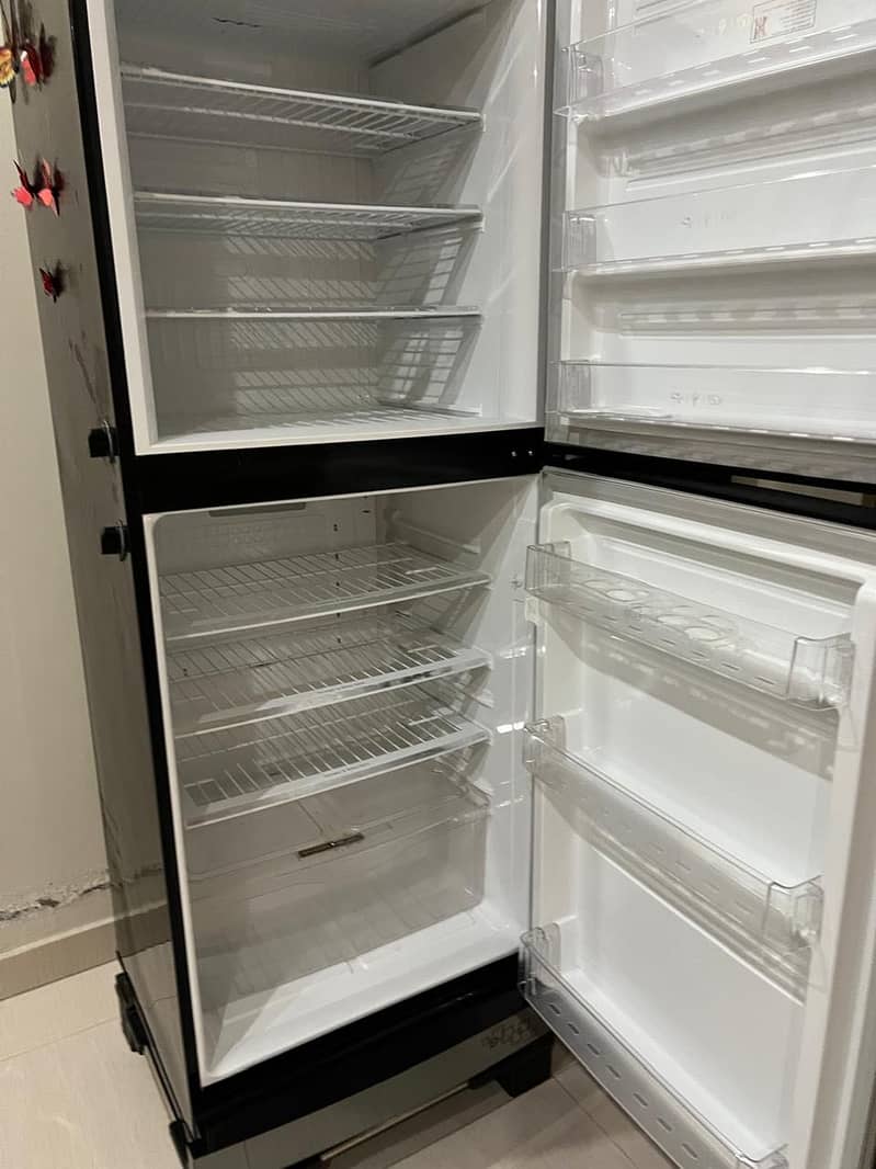 Refrigerator 0