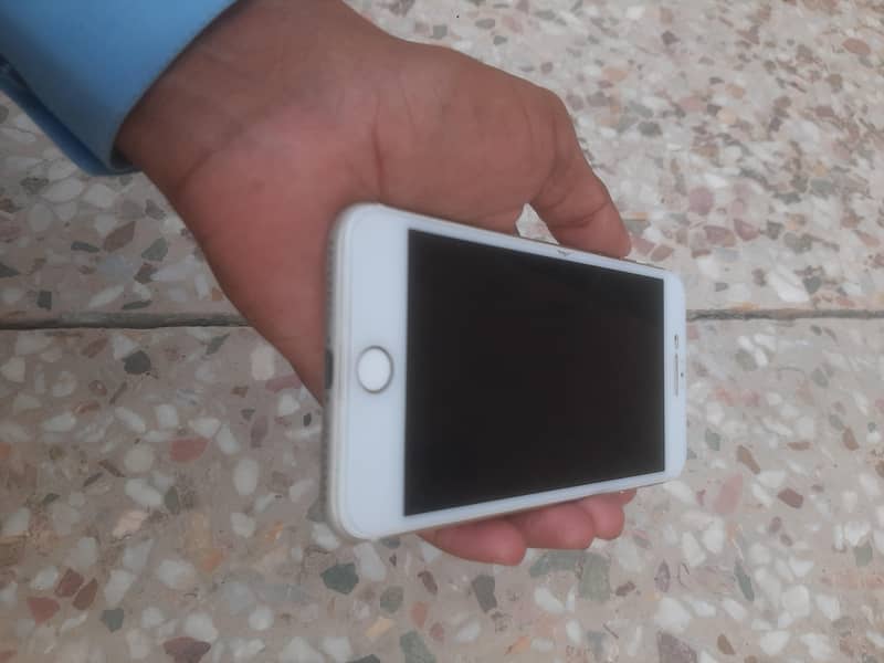 Apple iPhone 7 Plus 3