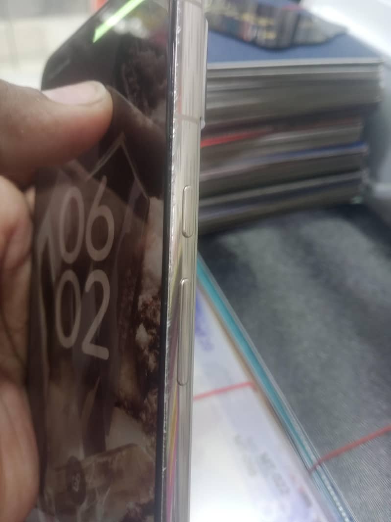 Google Pixel 8 Pro 6