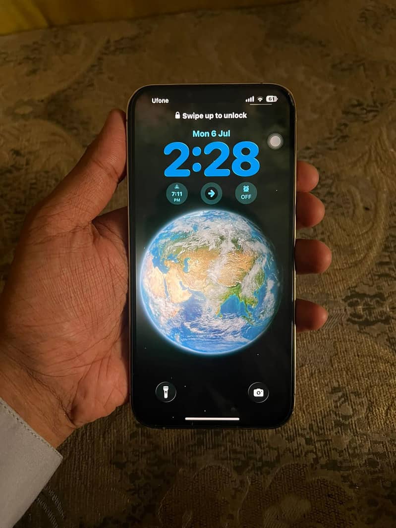 Apple iPhone 13 Pro Max 2