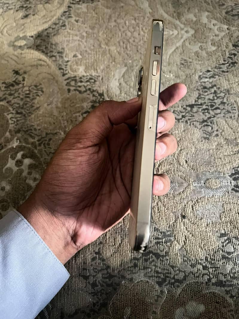 Apple iPhone 13 Pro Max 4