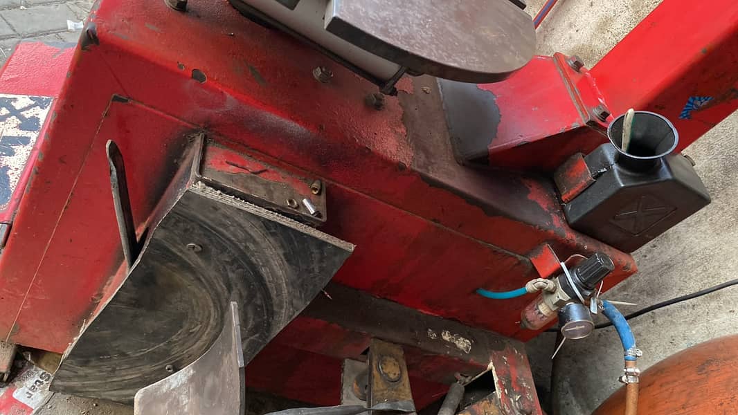Tyre Puncture opner machine 1