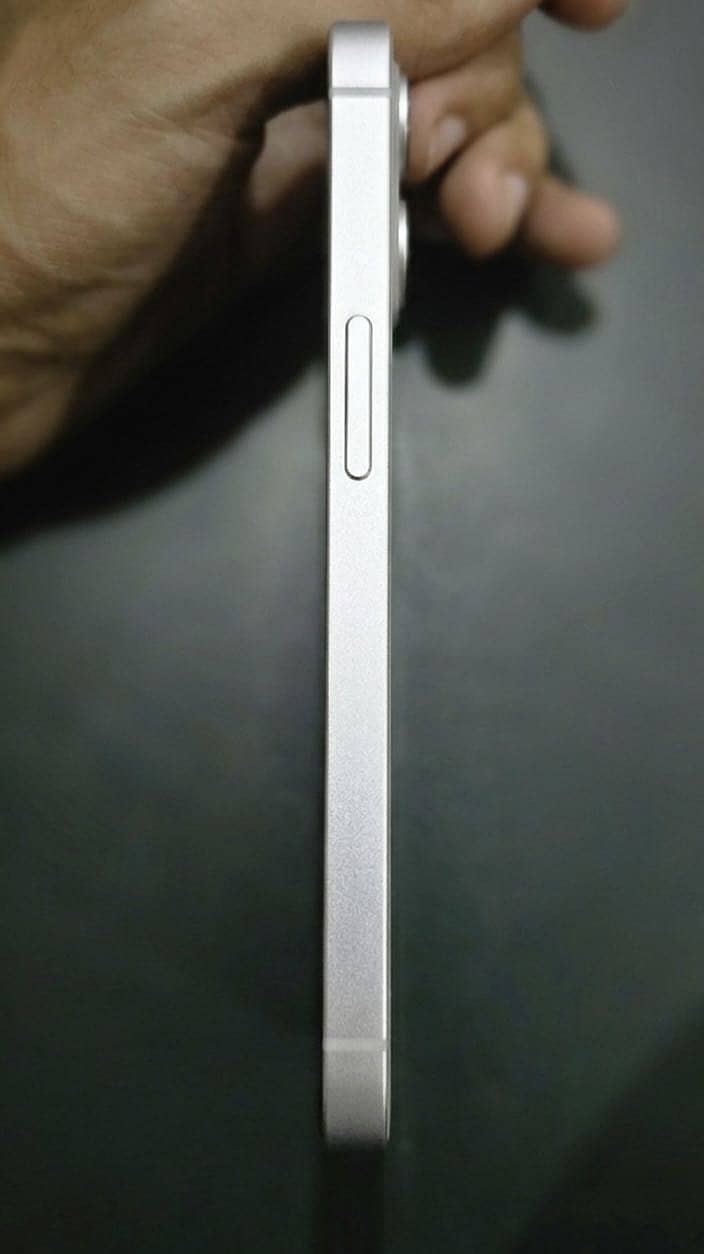 Apple iPhone 14 4