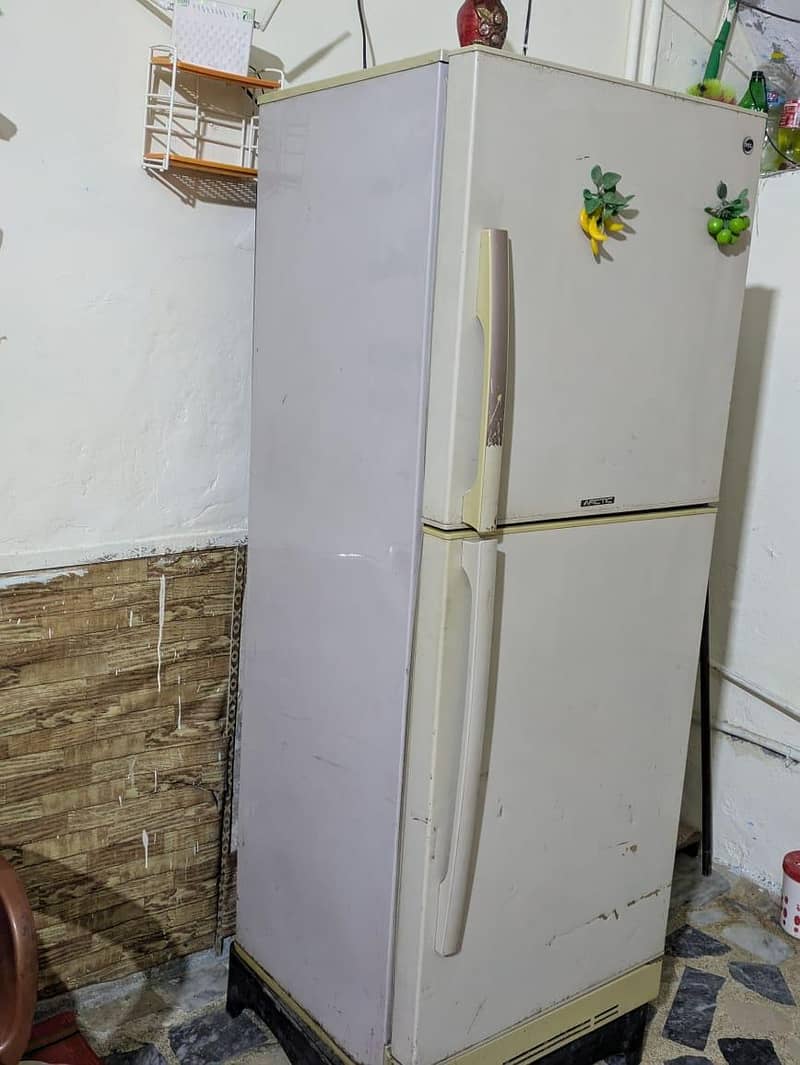 Refrigerator 0