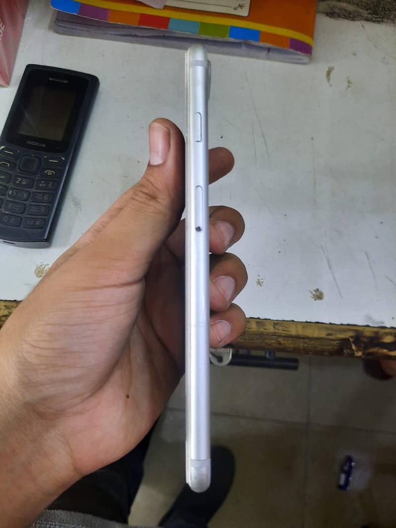 Apple iPhone 7 Plus 0