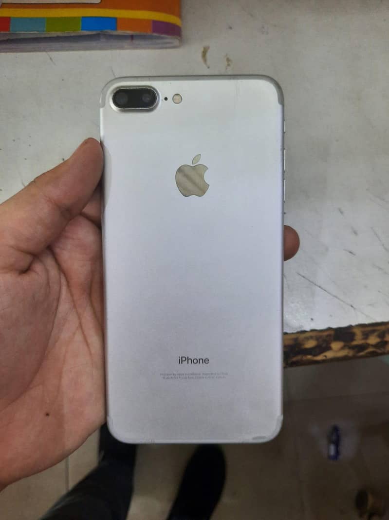 Apple iPhone 7 Plus 1